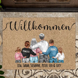 Willkommen Fussmatte 70x50cm mit Familienillustration personalisiert von Love & Faith
