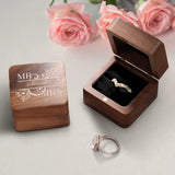 Liebe - Personalisierte Ringbox aus Holz für Verlobung und Hochzeit