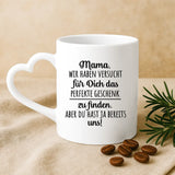 Weiße Tasse mit Herzhenkel und personalisiertem weihnachtlichem Namen – romantische Geschenkidee von Love & Faith