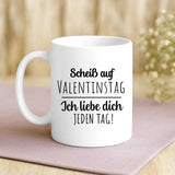 Weiße Tasse mit personalisiertem Spruch und Namen – individuelle Geschenkidee von Love & Faith