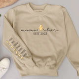 Beiger Pullover personalisiert mit mamabär undKindernamen gedruckt von Love & Faith