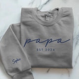 Grauer Pullover für Papa mit Kindernamen personalisiert von Love & Faith