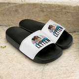 Schwarz/Weiße Badeschlappen mit Camperletten mit eigenem Namen fürs Camping personalisiert mit Love & Faith