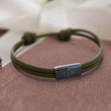 olivgrünes Segeltau Armband mit persönlicher Namensgravur und Jahrestag von Love & Faith