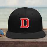 schwarze Snapback Cap mit Initiale personalisiert von Love & Faith