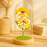 Ewige Sonnenblume im Glas LED Deko mit gedruckten Herzen mit Namen - personalisierte Geschenkidee von Love & Faith