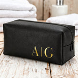 freepik__generate-a-mockup-for-this-cosmetic-bag-for-men-ru__a28024 Kopie