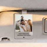 Personalisierter Clip für die Auto Sonnenblende mit Fotoupload Unser Foto – Motiv 3