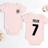 Personalisierter Babybody mit Namen für Fußball-Fans – Fußballfieber – Motiv 5