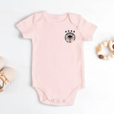 Personalisierter Babybody mit Namen für Fußball-Fans – Fußballfieber – Motiv 6