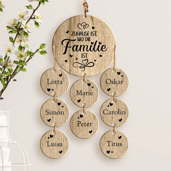 Personalisierte Eichen-Holzdeko mit 8 Namen und Geburtsdaten der Enkelkinder – Zuhause ist, wo die Familie ist Spruch mit Gravur von Love & Faith