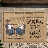 Es ist wild drinnen - Familien-Fußmatte