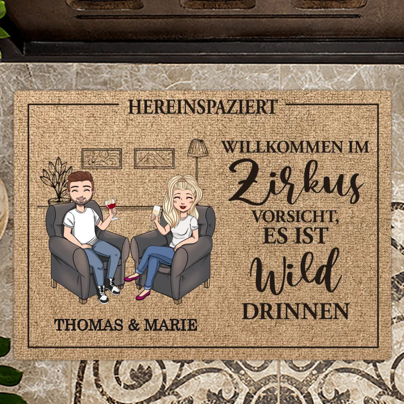 Es ist wild drinnen - Familien-Fußmatte