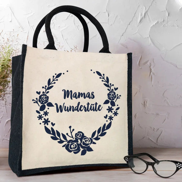 Jutetasche Natur schwarze Henkel "Mamas Wundertüte" personalisierte Geschenkidee zum Muttertag von Love & Faith