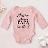 rosafarbener Langarm-Babybody personalisierbar - gefertigt von Love & Faith
