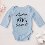 himmelblauer Langarm-Babybody personalisierbar - gefertigt von Love & Faith