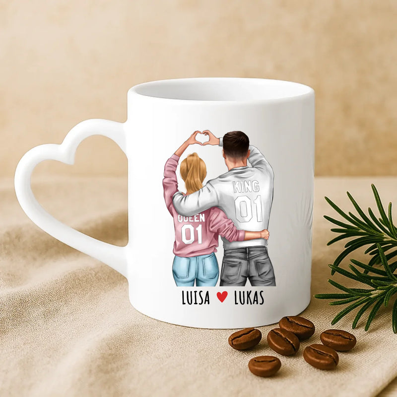 Weiße Tasse mit Herzhenkel und personalisiertem Namen – romantische Geschenkidee von Love & Faith
