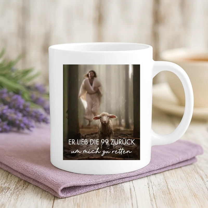 Weiße Tasse mit personalisiertem Spruch und Namen – individuelle Geschenkidee von Love & Faith