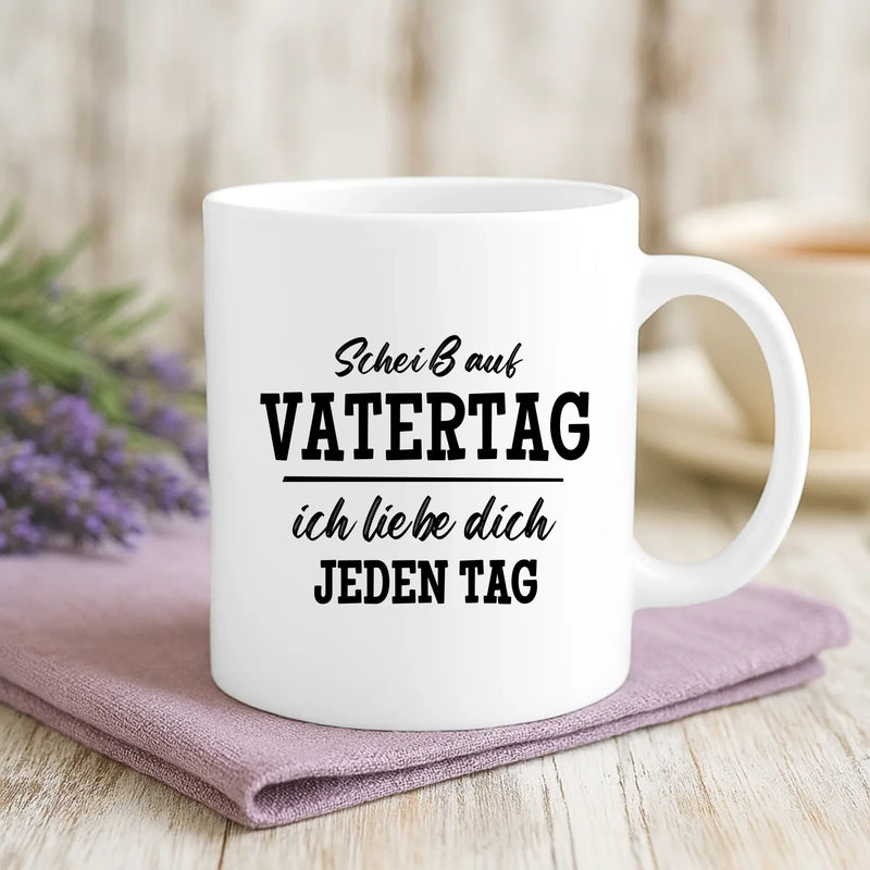 Weiße Tasse mit personalisiertem Spruch und Namen – individuelle Geschenkidee von Love & Faith
