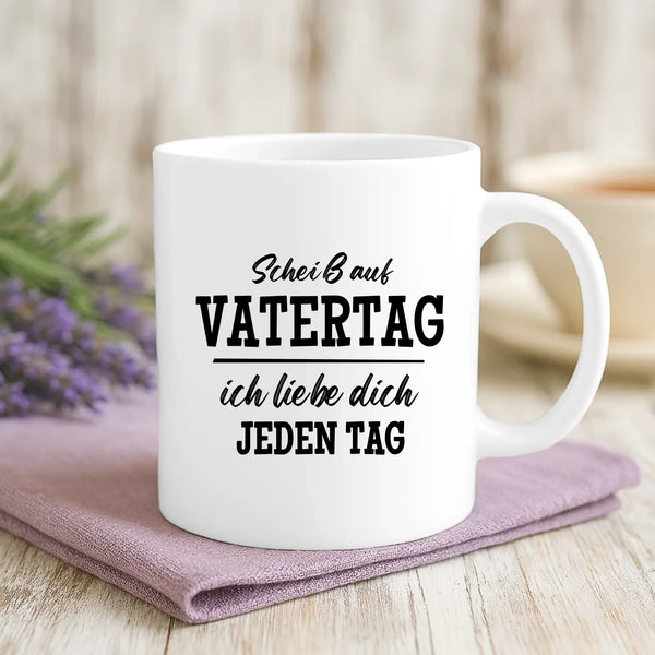 Weiße Tasse mit personalisiertem Spruch und Namen – individuelle Geschenkidee von Love & Faith