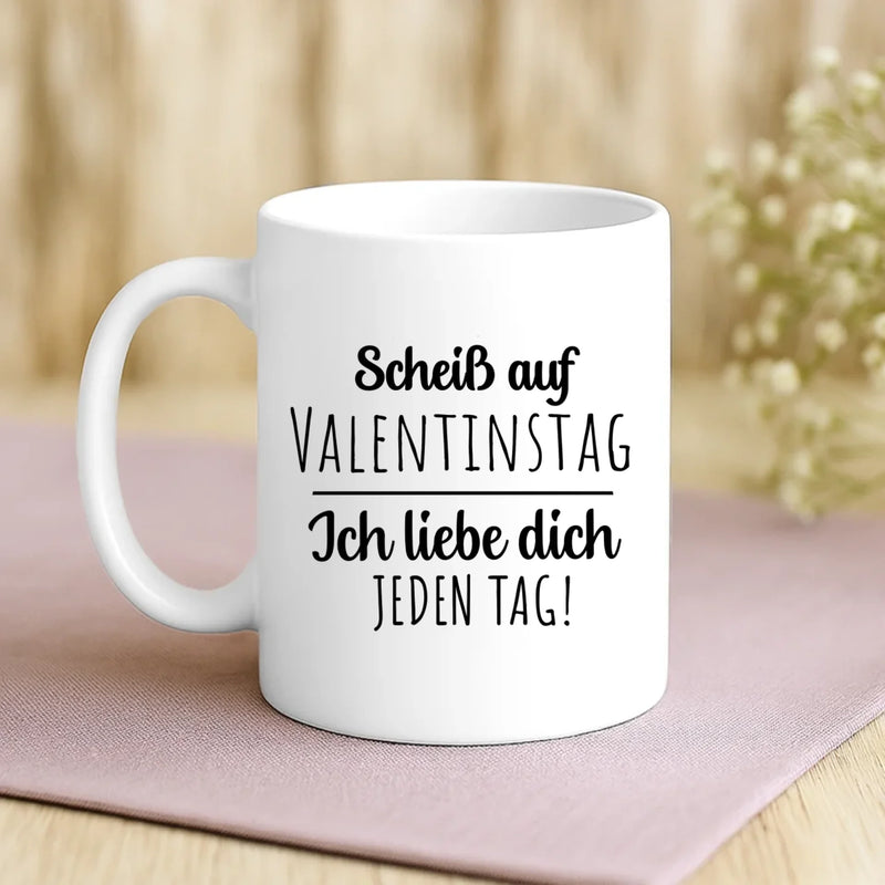 Weiße Tasse mit personalisiertem Spruch und Namen – individuelle Geschenkidee von Love & Faith