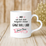 Weiße Tasse mit Herzhenkel und personalisiertem Namen – romantische Geschenkidee von Love & Faith