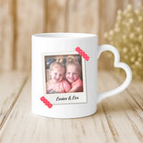 Weiße Tasse mit Herzhenkel und personalisiertem Namen – romantische Geschenkidee von Love & Faith