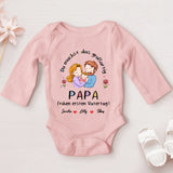 babypink langarm Babybody zum Vatertag mit Familienzeichnung und Namen - Papa Geschenk von Love & Faith