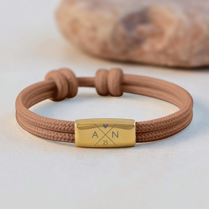 bronzefarbenes Segeltau Armband mit persönlicher Namensgravur und Jahrestag von Love & Faith
