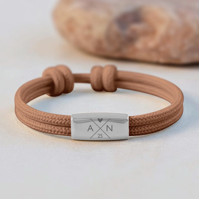 bronzefarbenes Segeltau Armband mit persönlicher Namensgravur und Jahrestag von Love & Faith