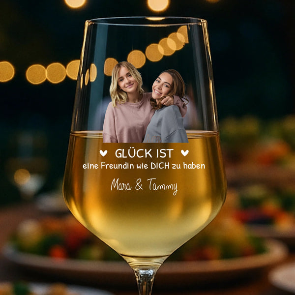 Personalisiertes Foto Weinglas für Freundinnen zum Danke sagen von Love & Faith