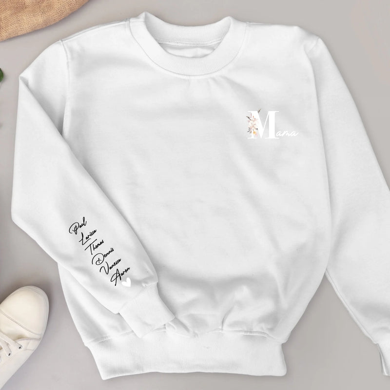 Weißer Sweater für Mama mit Kindernamen personalisierte Geschenkidee zum Muttertag von Love & Faith