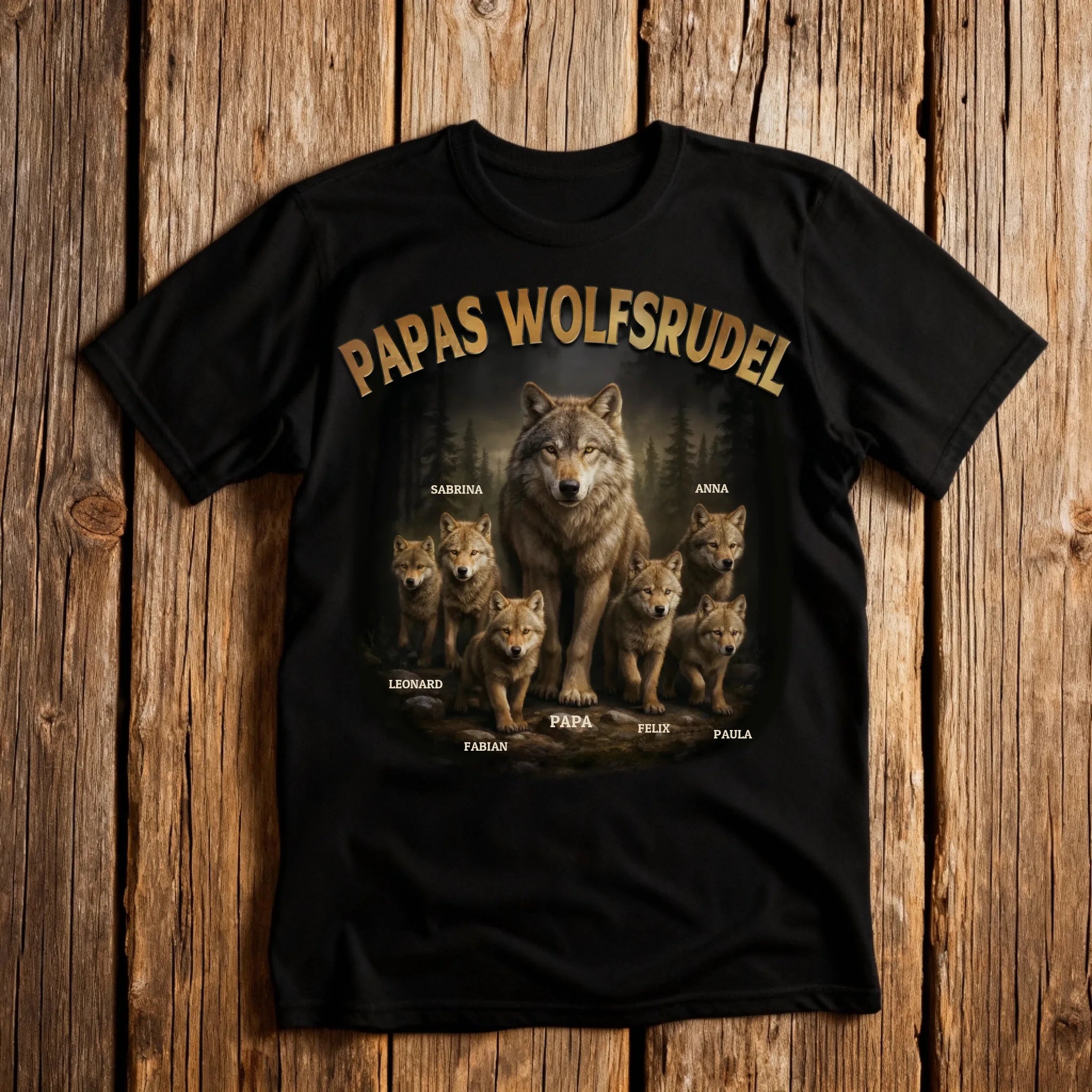 Personalisiertes T-Shirt für Papa mit Namen der Kinder in Wolfsoptik von Love & Faith