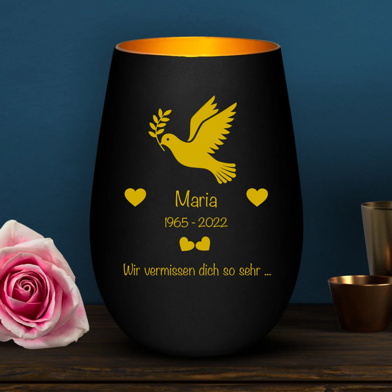 Personalisiertes schwarzes Windlicht mit golden graviertem Design - gefertigt von Love & Faith
