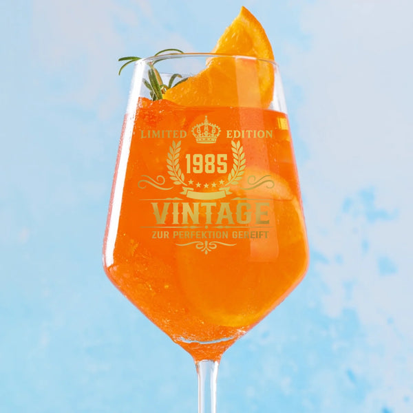 Weinglas mit Limited Edition und deinem Geburtsjahr personalisiert als Geschenkidee von Love & Faith