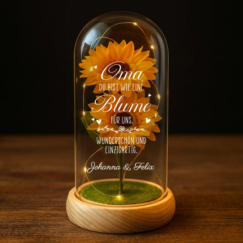 Ewige Sonnenblume "Oma" in der Glaskuppel mit LED Licht personalisiert als Geschenk für Oma von Love & Faith