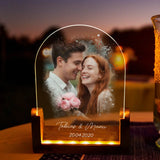 Leuchtender LED Aufsteller zum Valentinstag mit Holzsockel mit eigenen Namen und Daten personalisieren mit Love & Faith