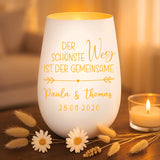 weißes Windlicht gold graviert mit "Der schönste Weg ist der gemeinsame" mit Namen und Jahrestag zum Hochzeitstag personalisiert von Love & Faith