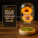 Ewige Sonnenblume "Scheiß auf Valentinstag" in der Glaskuppel mit LED Licht personalisiert als Geschenk für Partner zum Anti-Valentinstag von Love & Faith