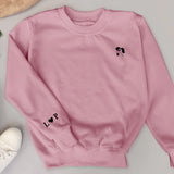 Ich liebe Dich - Personalisierter Premium Sweater mit süßer Illustration und Initialen