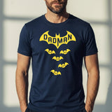 blaues DADMAN T-Shirt zum Vatertag mit Kindernamen als Fledermaus von Love & Faith