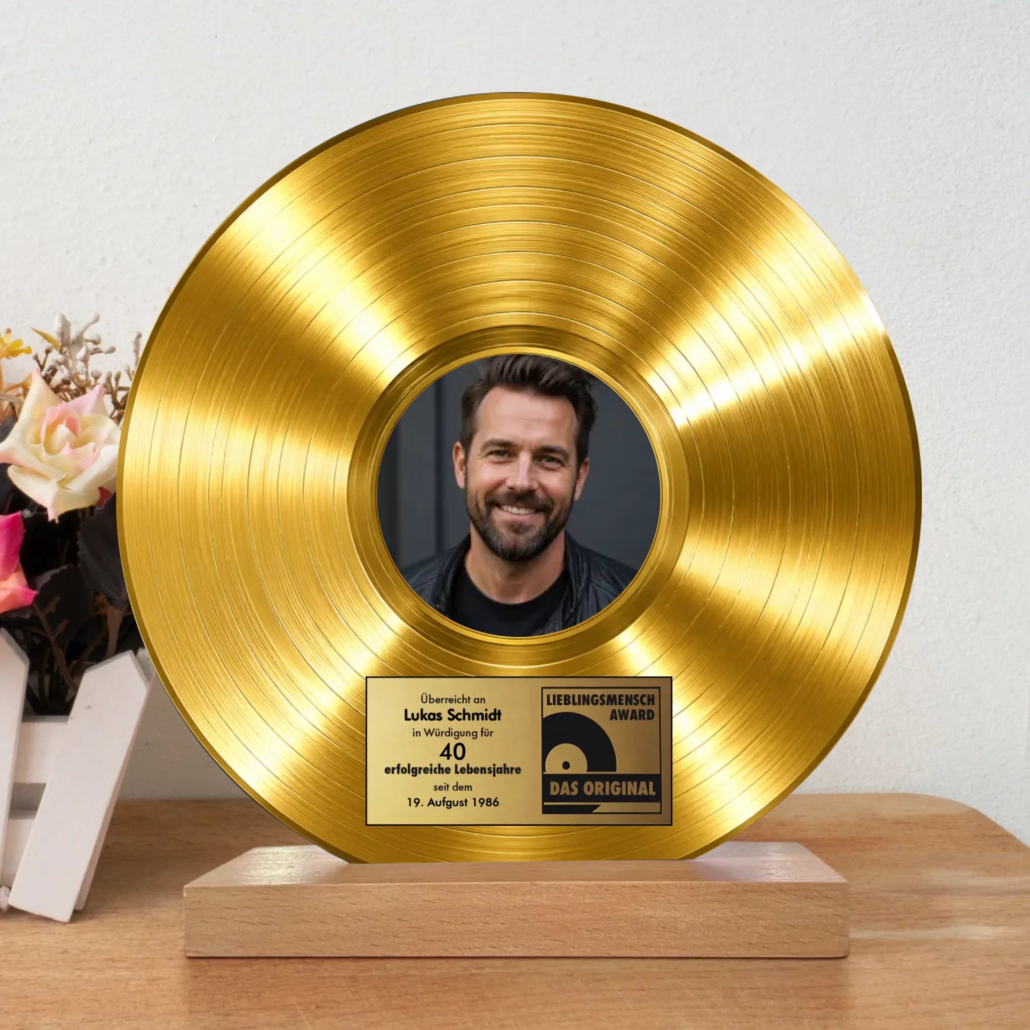 Holzaufsteller mit personalisiert bedruckter Acrylplatte in Schallplattenoptik mit Foto zum Muttertag 22,5cm Spotify Bibliothek- gefertigt von Love & Faith