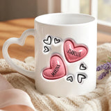 Weiße Tasse mit Herzhenkel und personalisiertem Namen – romantische Geschenkidee von Love & Faith
