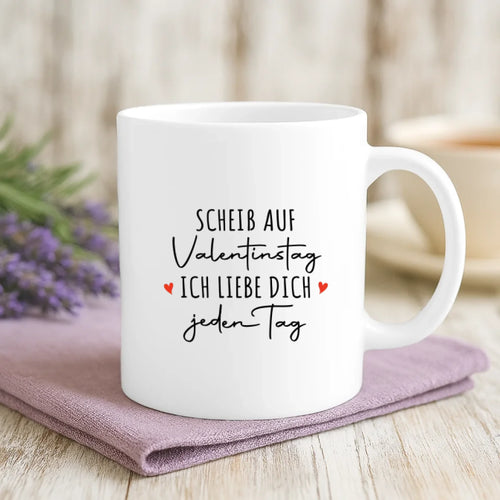 Weiße Tasse mit personalisiertem Spruch und Namen – individuelle Geschenkidee von Love & Faith