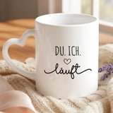 Personalisierte Tasse mit personalisierbarer Illustration und Spruch für Paare Du.Ich.Läuft. mit Foto – Motiv 6