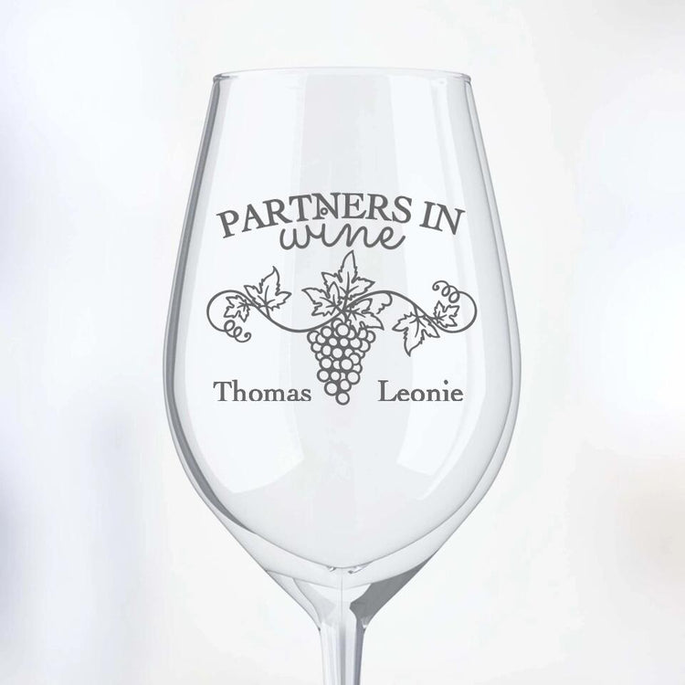 Personalisiertes Weinglas mit Grafik und  Name - Geschenkidee für Weinkenner von Love & Faith